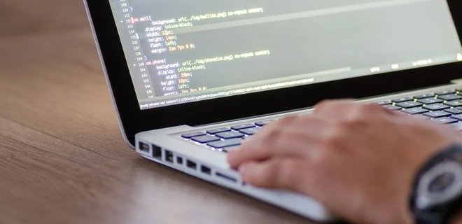 54% украинских старшеклассников хотят работать в IT. Для них запустят курс - Фото