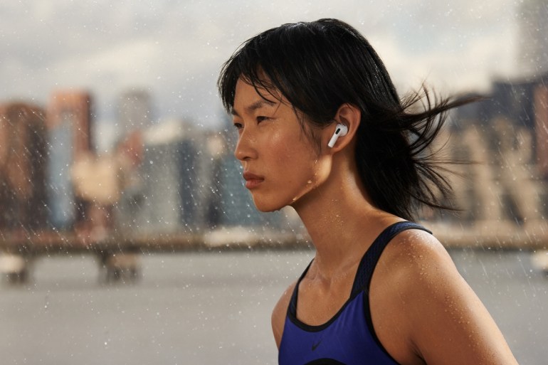 Apple представила новые AirPods за $179 — с обновленным дизайном в стиле Pro-модели, пространственным звуком, адаптивным эквалайзером и автономностью до 6 часов