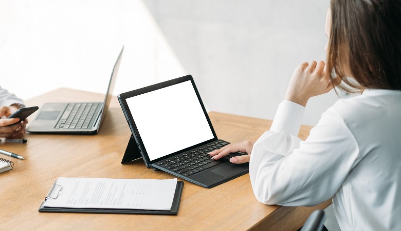 Що робити, якщо закінчився термін дії карти побиту в Польщі?